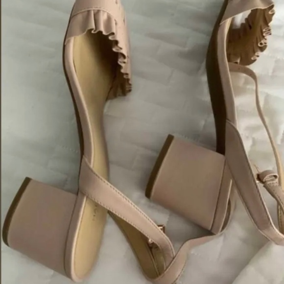 Michael Kors Sandals Sz.10 like New - Picture 2 of 3